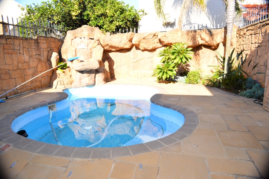 3 Bedroom Property for Sale in Safari Gardens North West